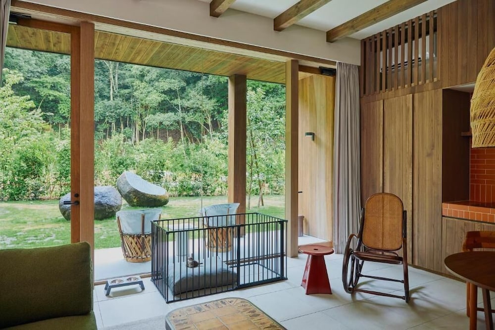 ベーシック ツインルーム バルコニー ガーデンビュー 内装2 | HACIENDA VISON HOTEL (ハシェンダ ヴィソン ホテル)
