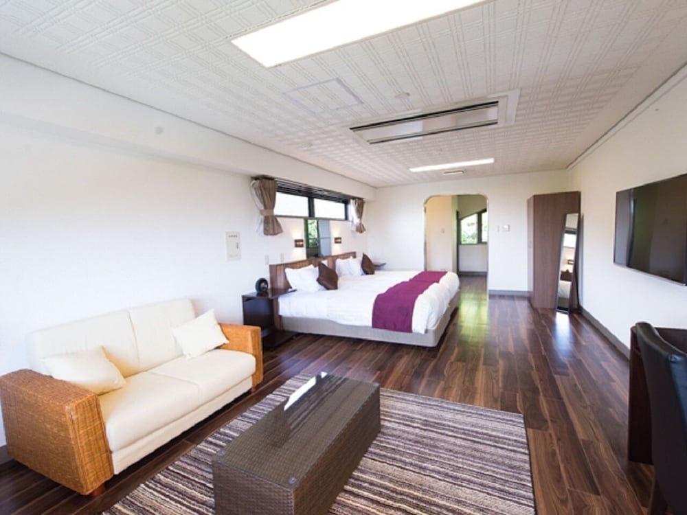 [和モダンコーナー洋室]オーシャンビュー リビング エリア0 | リブマックスリゾート城ヶ崎海岸