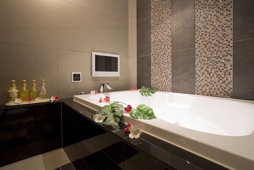 スタンダード ダブルルーム 深めの浴槽0 | ホテル アンド スパ ロータス モダン - アダルト オンリー