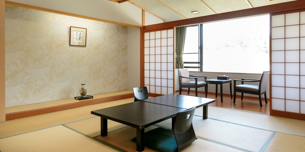 和室（禁煙）バス・トイレ付 | 新安比温泉 静流閣