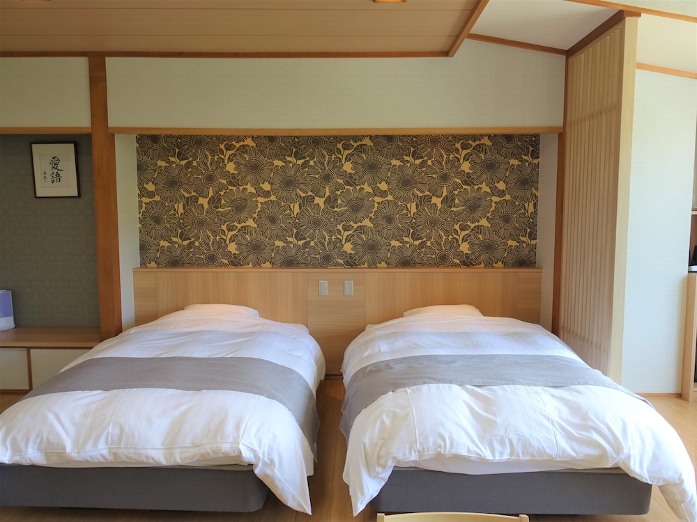 スーペリア ルーム ベッド (複数台) 禁煙 客室4 | 新安比温泉 静流閣