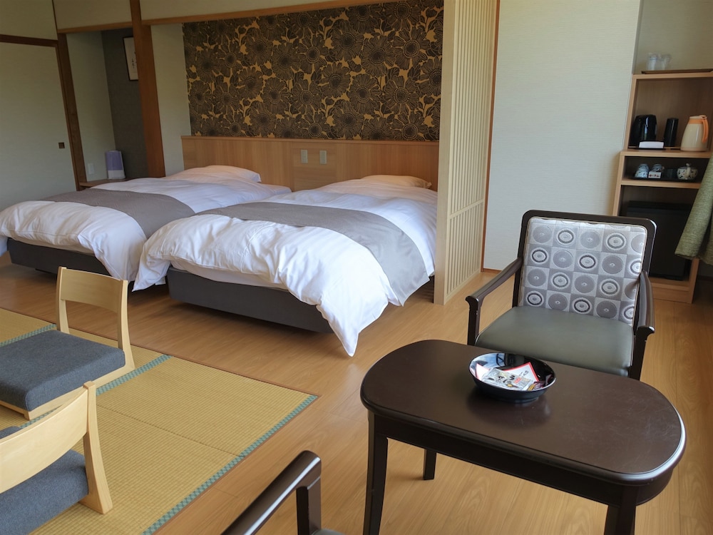 スーペリア ルーム ベッド (複数台) 禁煙 客室1 | 新安比温泉 静流閣
