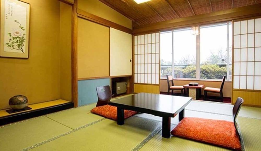 葵館(和室10畳) | 雄山閣