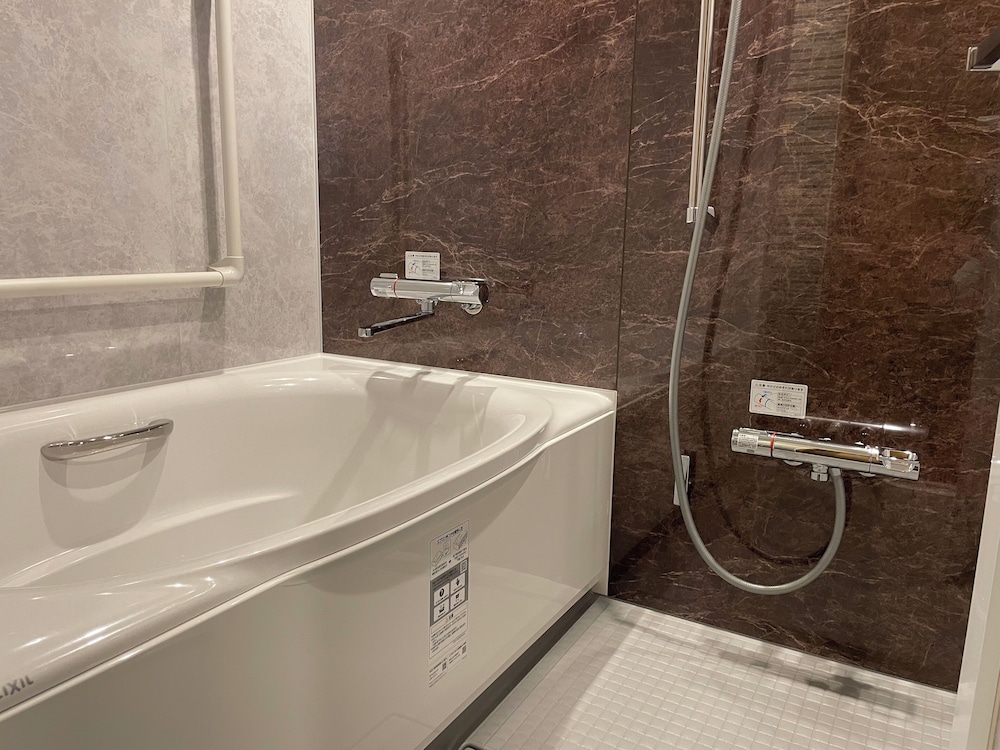 スーペリア ツインルーム 禁煙 マウンテンビュー バスルーム0 | 有馬御苑