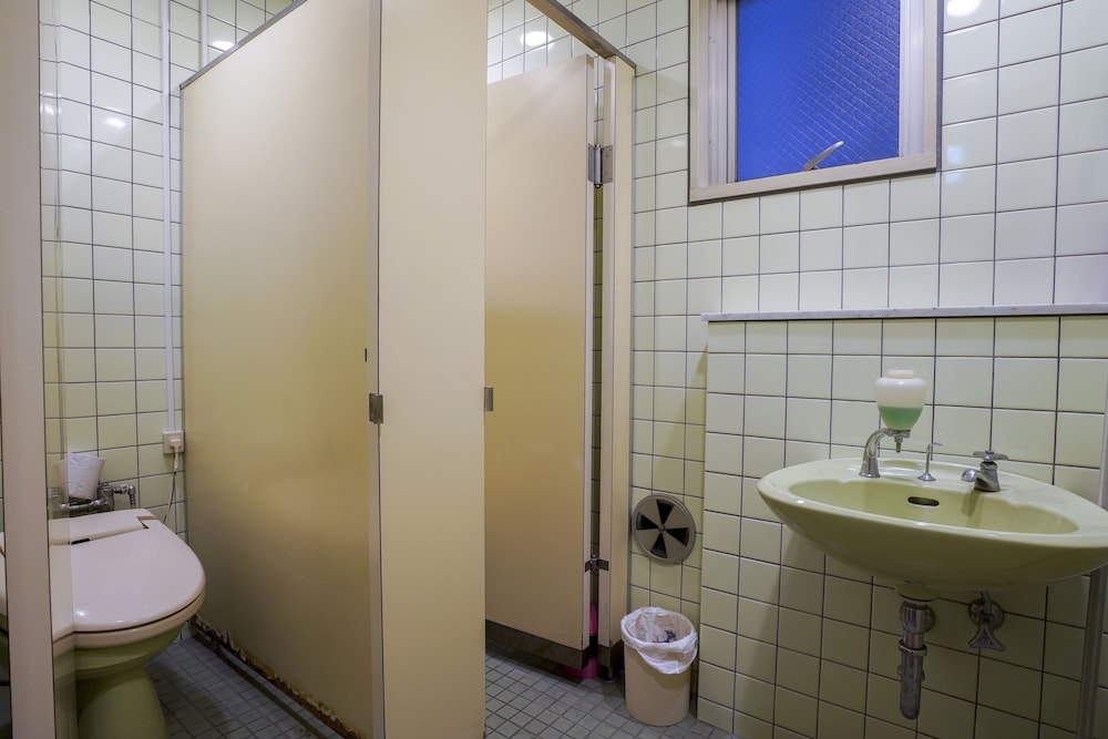 カプセルルーム2室 女性限定 バスルーム2 | カプセルイン浜松町