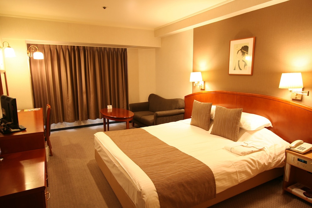 スタンダード ダブルルーム ダブルベッド 1 台 禁煙 客室1 | 岡山プラザホテル