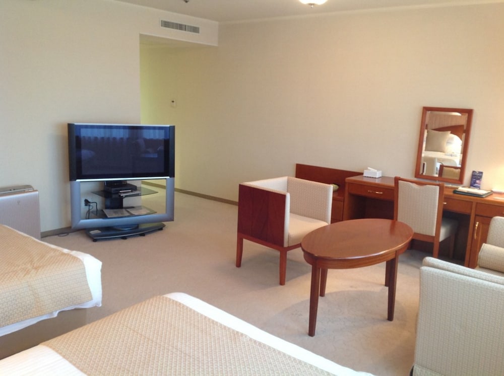 デラックス ツインルーム シングルベッド 2 台 禁煙 客室3 | 岡山プラザホテル