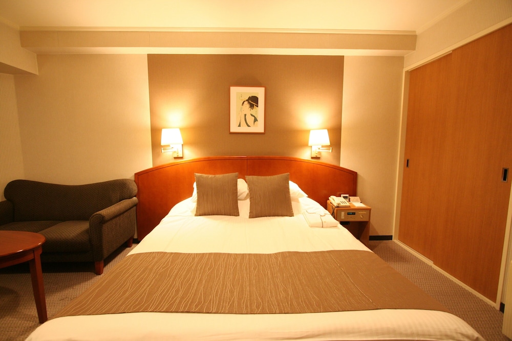 スタンダード ダブルルーム ダブルベッド 1 台 禁煙 | 岡山プラザホテル