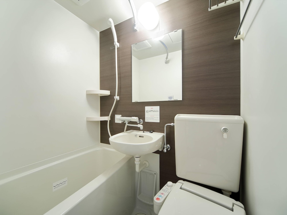 スタンダード ルーム ダブルベッド 1 台 禁煙 バスルーム1 | コンフォートイン 鹿児島谷山