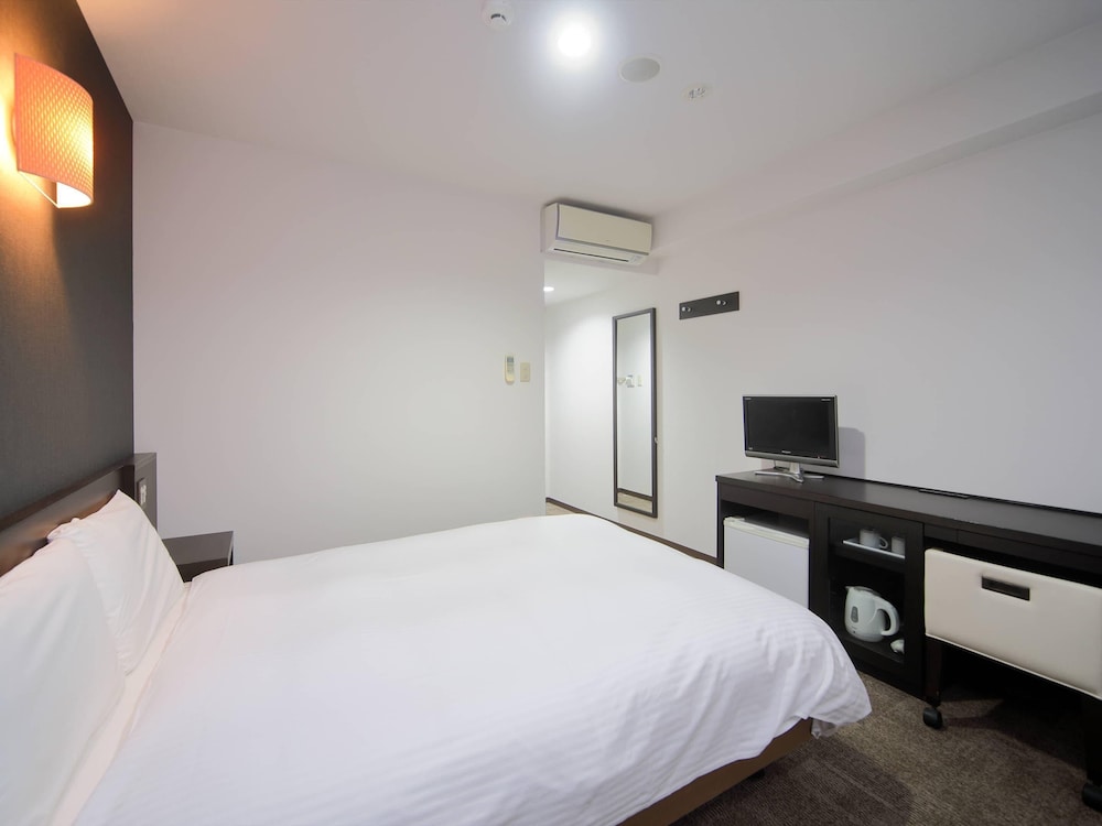 スタンダード ルーム ダブルベッド 1 台 禁煙 客室3 | コンフォートイン 鹿児島谷山