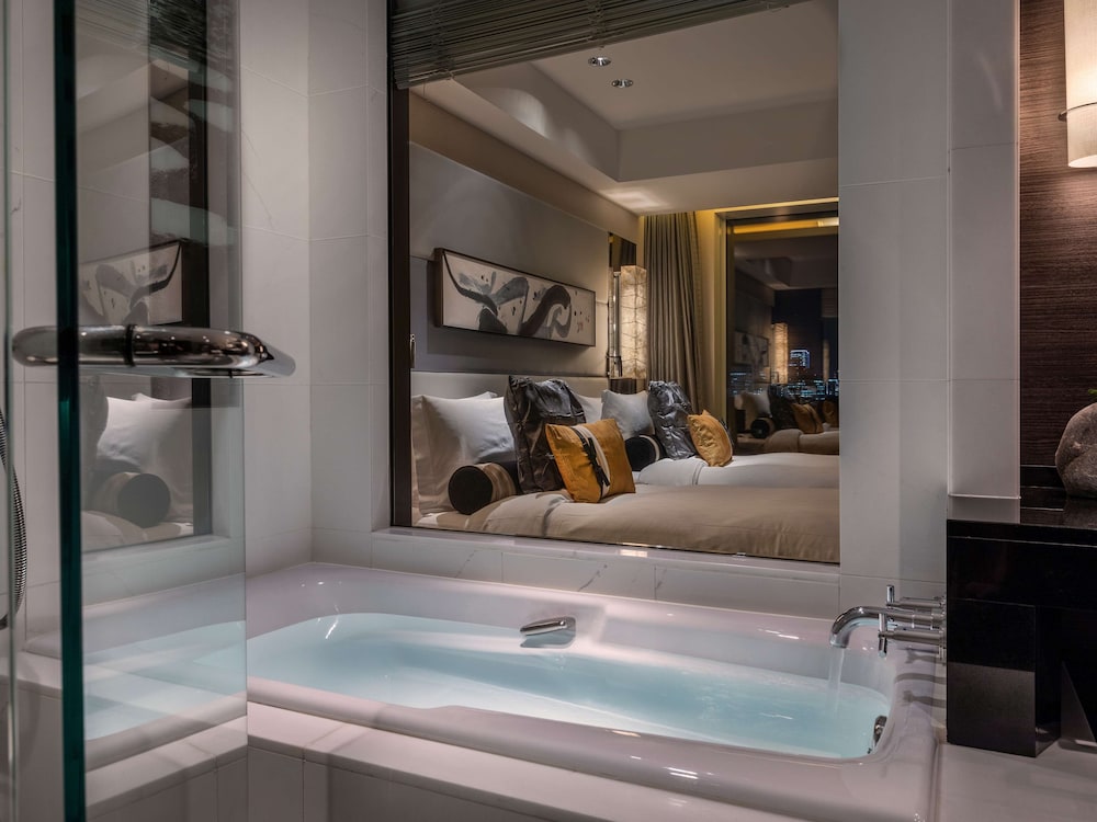 エグゼクティブデラックス ダブルルーム クラブラウンジ 禁煙 (45sqm) バスルーム1 | ホテルニューオータニ エグゼクティブハウス 禅