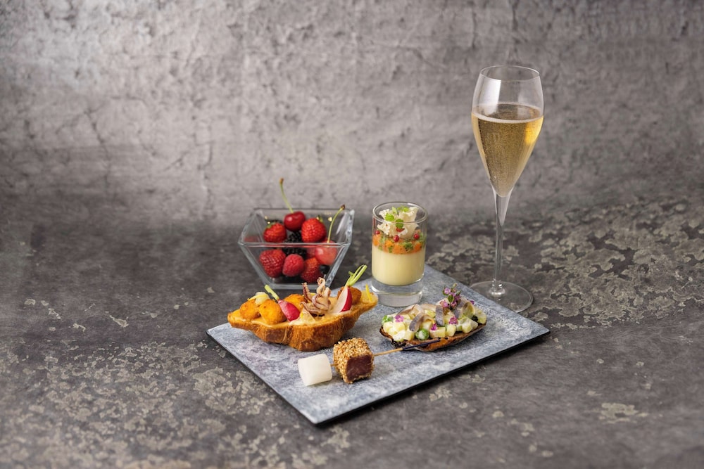 エグゼクティブジュニアスイート クラブラウンジ 禁煙 (67sqm) バー (施設内)3 | ホテルニューオータニ エグゼクティブハウス 禅