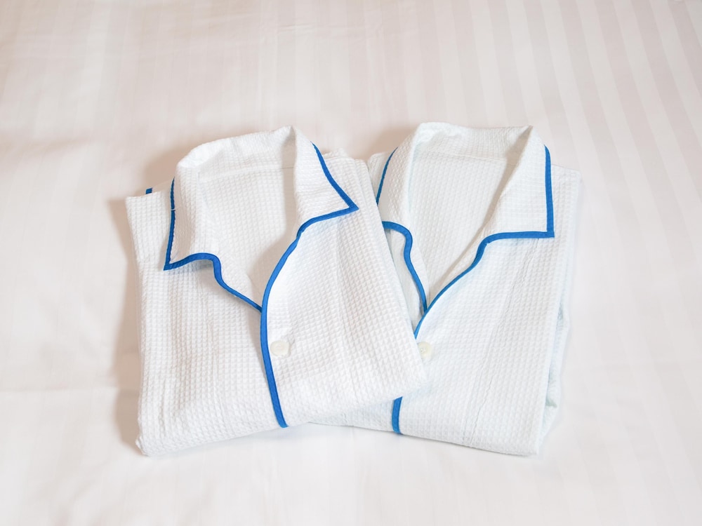 スタンダード ルーム ダブルベッド 1 台 禁煙 客室2 | コンフォートイン大垣