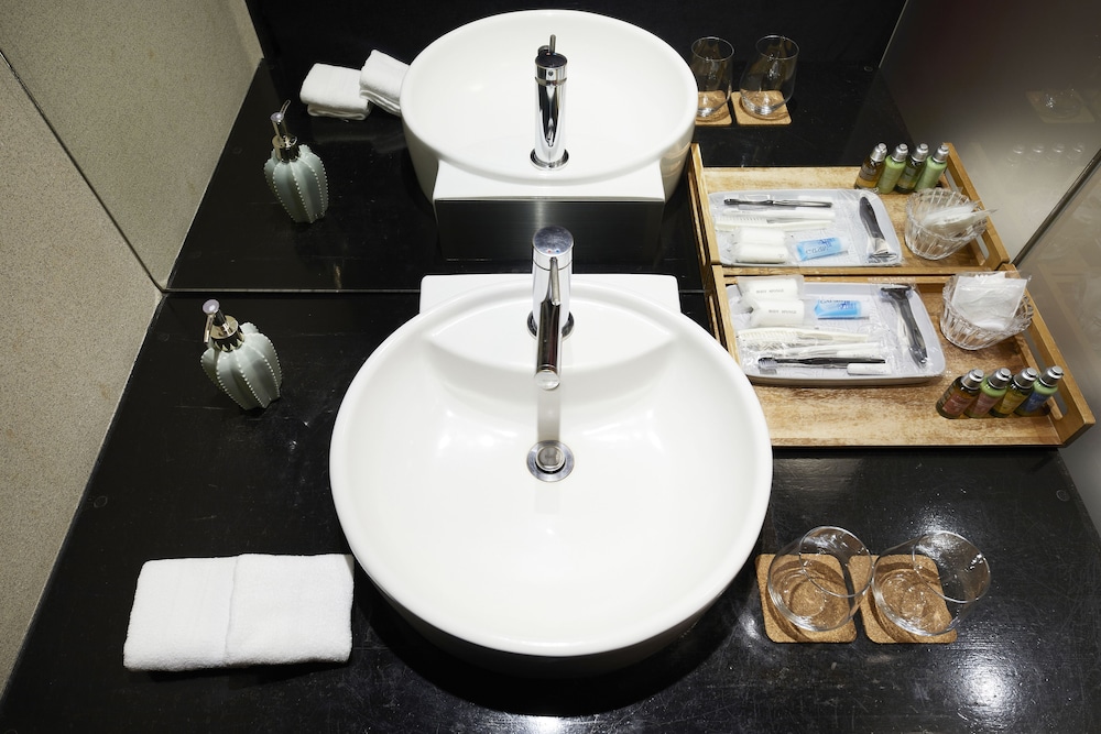 オーシャンビュー絶景ジャグジーバス付ツイン 禁煙 (55sqm) バスルーム2 | リラックスリゾートホテル