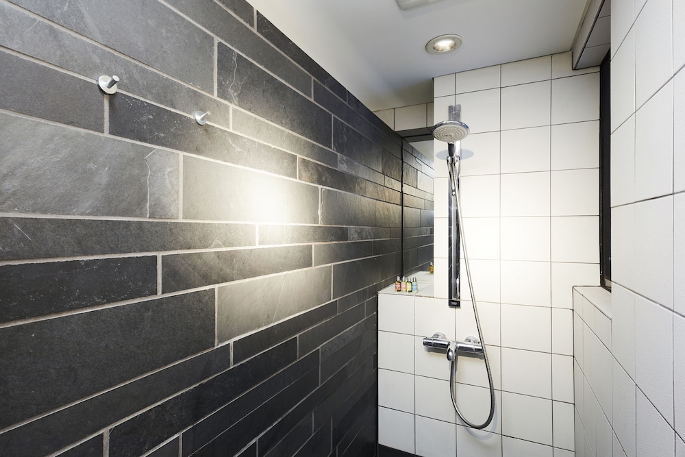 絶景 オーシャンビューモダンコーナーダブル 禁煙 (43sqm) バスルーム1 | リラックスリゾートホテル