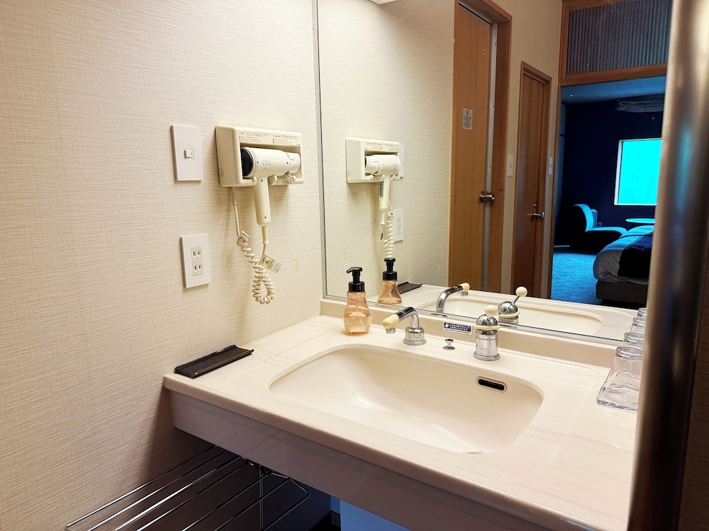 デラックス ツインルーム 禁煙 客室1 | 層雲閣