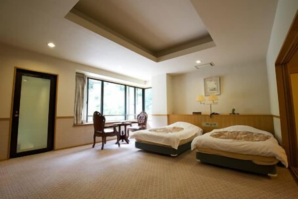 客室1 | 犬鳴山グランドホテル紀泉閣