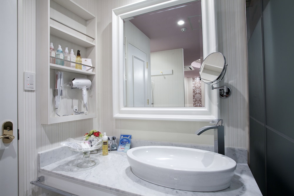 スイート バスルームのシンク0 | ホテルアルファ京都 - アダルト オンリー