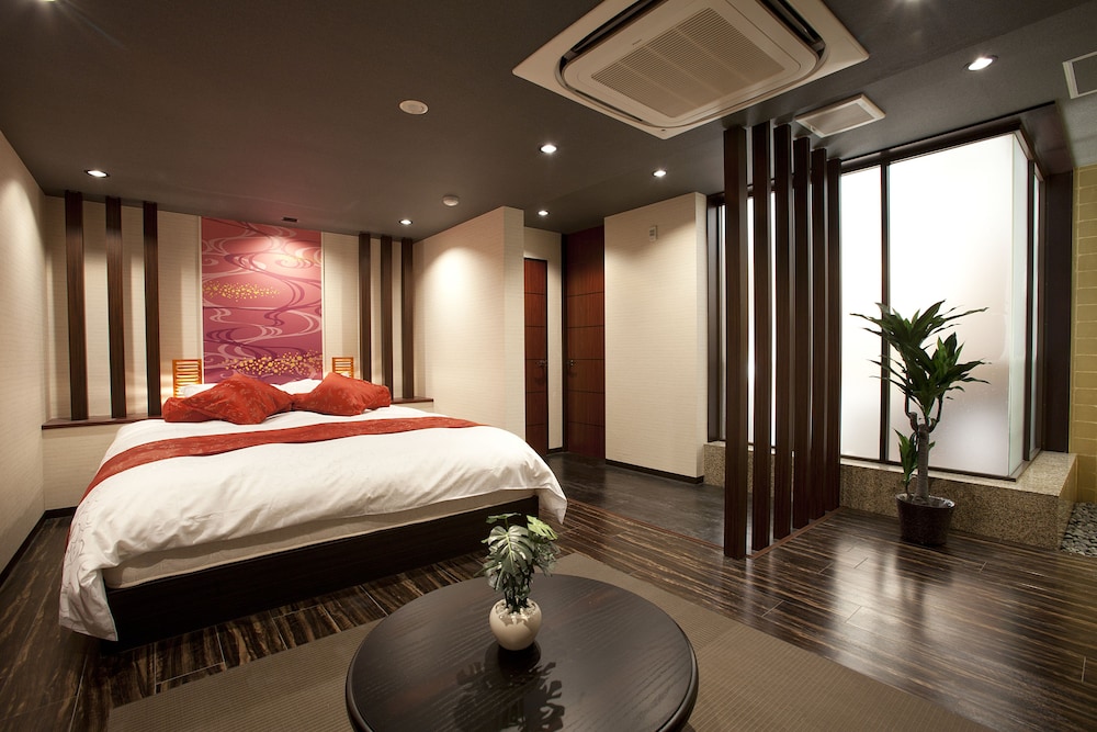 デラックス ルーム 客室3 | ホテルアルファ京都 - アダルト オンリー