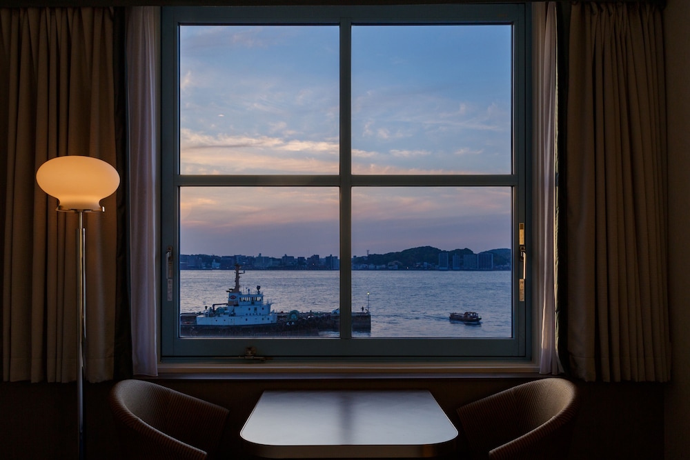 ツインルーム(23平米)　オーシャンビュー　禁煙 客室2 | プレミアホテル門司港