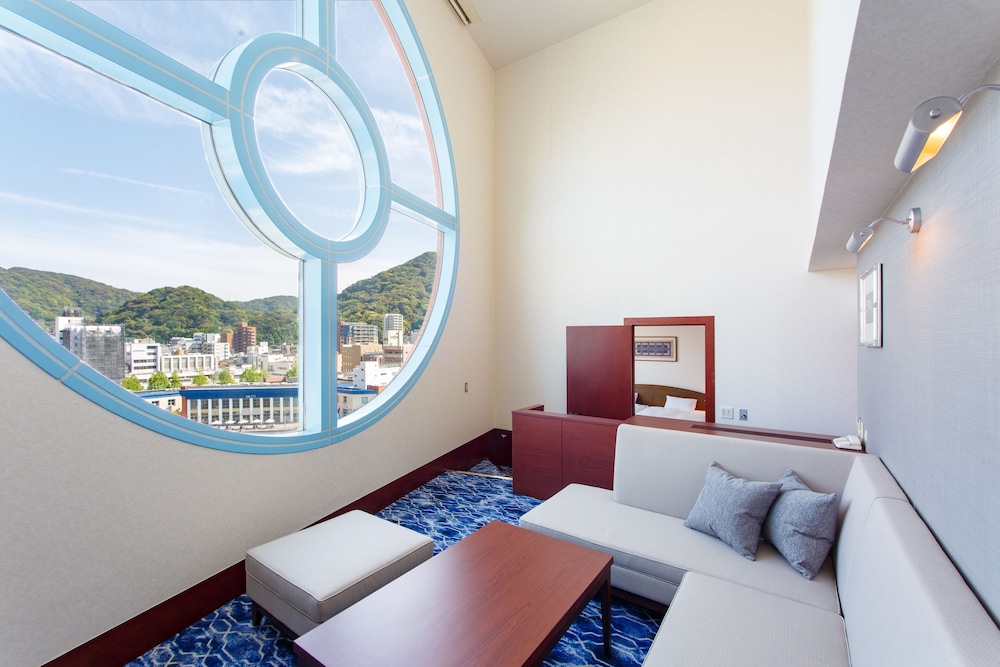 クラブラウンジアクセス付き　シャークアイデラックスツイン (40平米)　門司港レトロビュー　禁煙 客室1 | プレミアホテル門司港