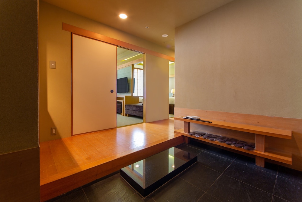 ジャパニーズモダンルーム(50平米) 禁煙 客室2 | プレミアホテル門司港