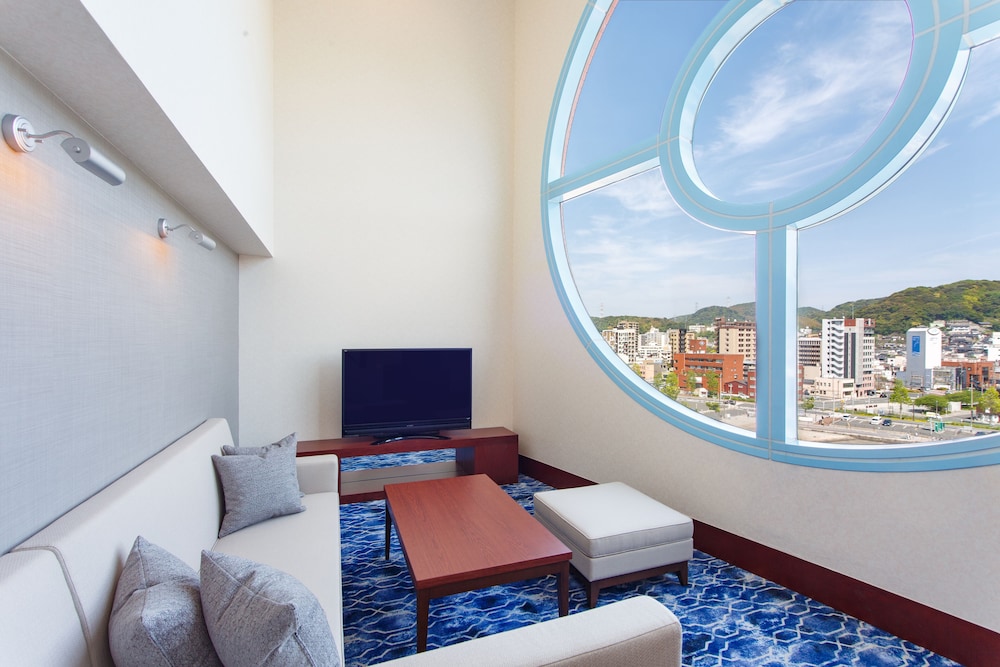 クラブラウンジアクセス付き　シャークアイデラックスツイン (40平米)　門司港レトロビュー　禁煙 | プレミアホテル門司港