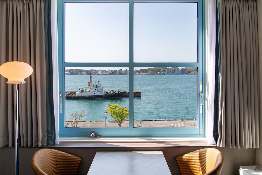 ツインルーム(23平米)　オーシャンビュー　禁煙 客室1 | プレミアホテル門司港