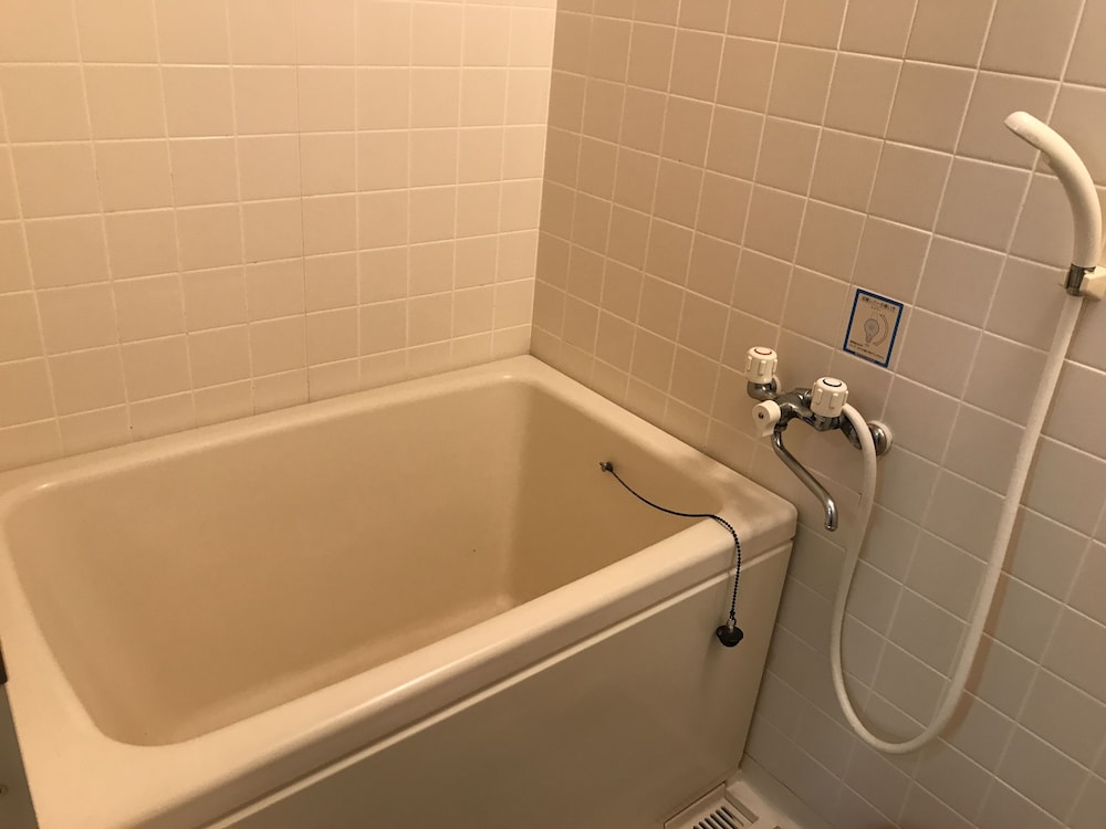 和室　一泊二食つき（夕食：すき焼き） バスルーム1 | 喜びの宿 高松