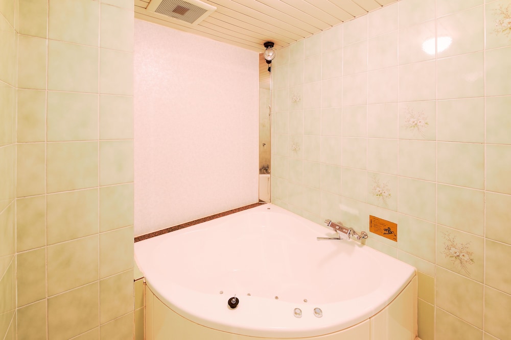 4 人部屋 禁煙 バスルーム0 | ホテル パブリックジャム