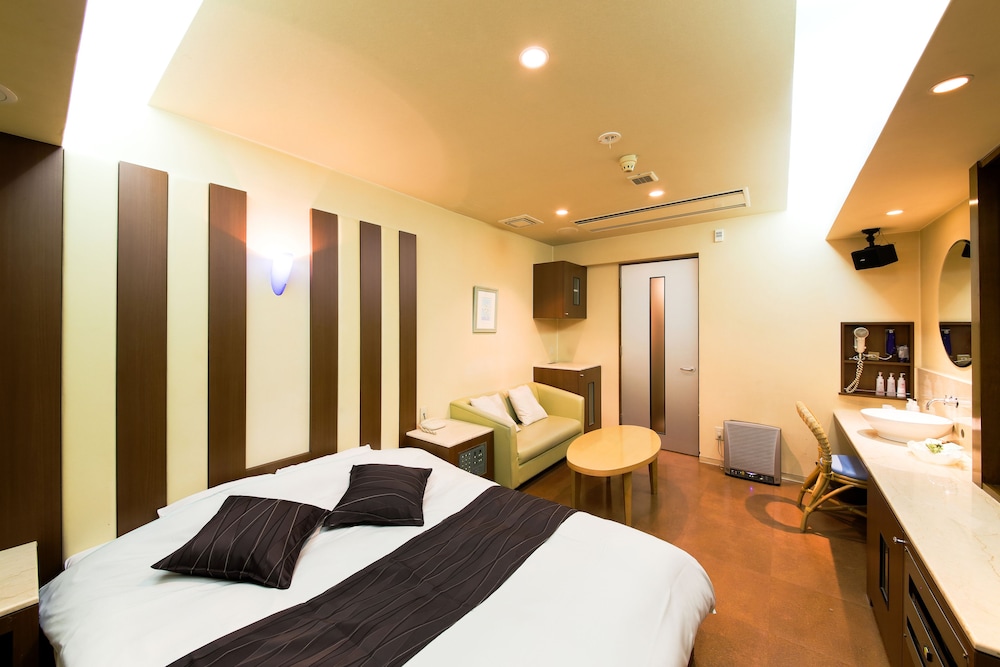 スタンダード トリプルルーム 禁煙 客室3 | ホテル パブリックジャム