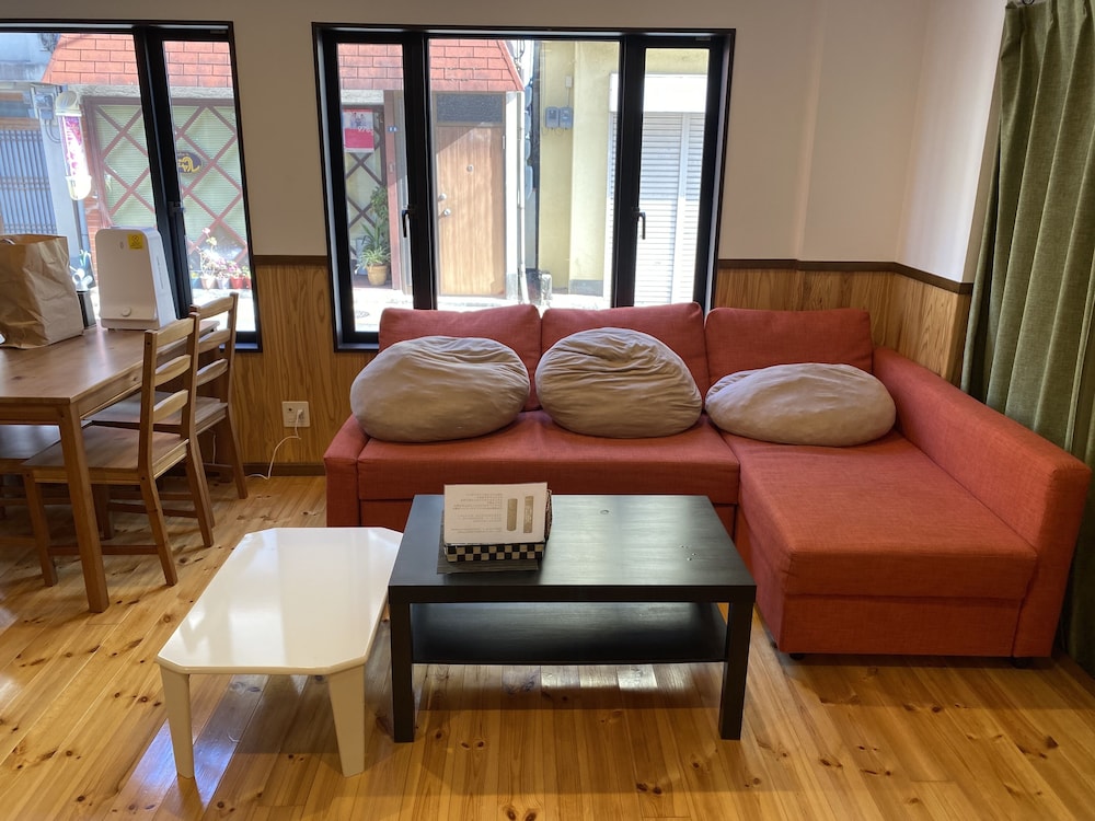 エコノミー ツインルーム 禁煙 リビング エリア0 | ゲストハウス団欒