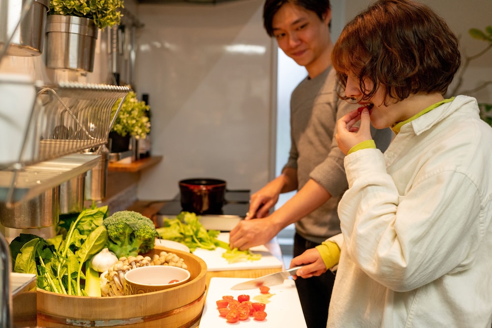 4 人部屋 共用バスルーム 共用キッチン2 | カサブランカ ゲストハウス