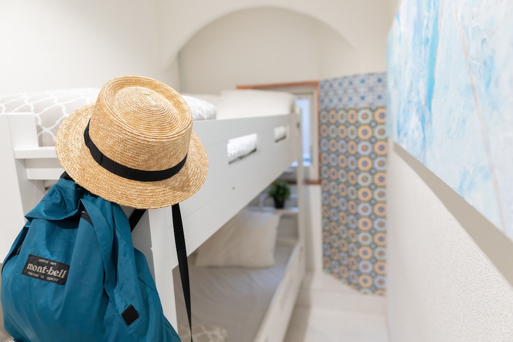 ツインルーム 女性限定 禁煙 共用バスルーム 客室4 | カサブランカ ゲストハウス