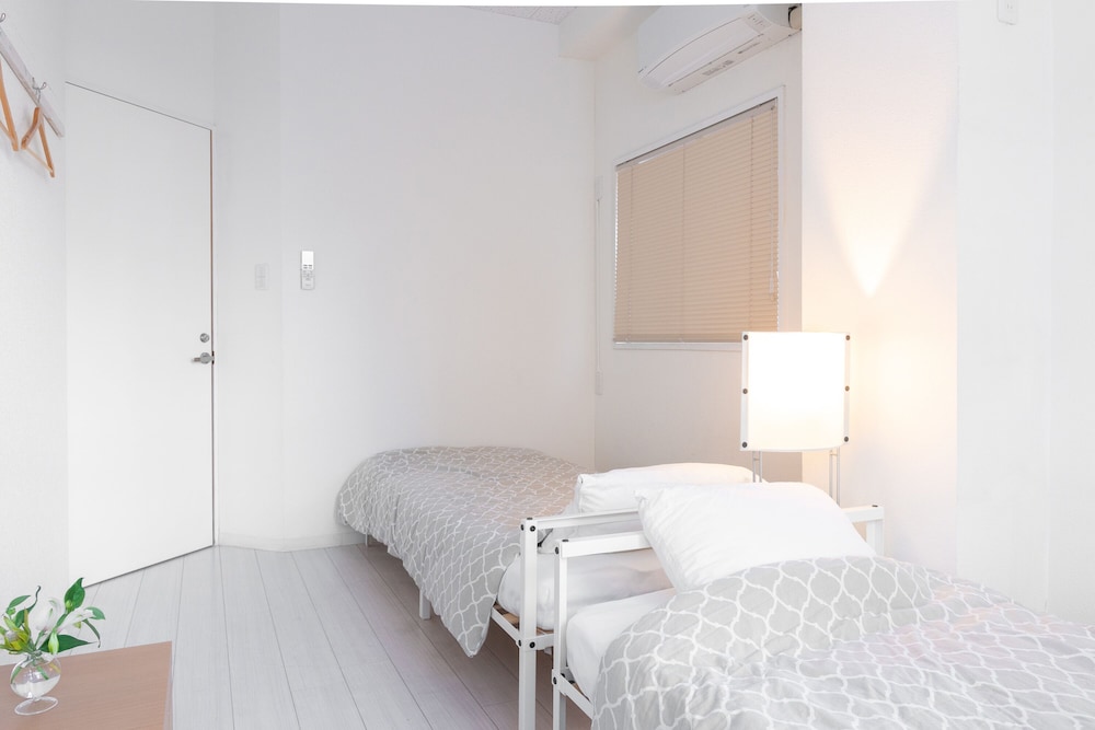 ツインルーム 共用バスルーム 客室3 | カサブランカ ゲストハウス