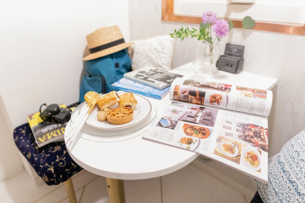 ツインルーム 女性限定 禁煙 共用バスルーム 客室2 | カサブランカ ゲストハウス