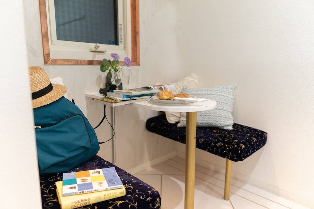 ツインルーム 女性限定 禁煙 共用バスルーム 客室1 | カサブランカ ゲストハウス