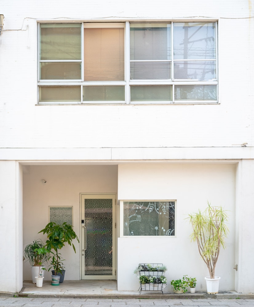 4 人部屋 共用バスルーム 外観0 | カサブランカ ゲストハウス