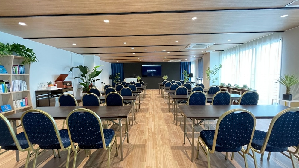 会議室1 | サヤン・テラス HOTEL&RESORT 会議室1 | サヤン・テラス HOTEL&RESORT