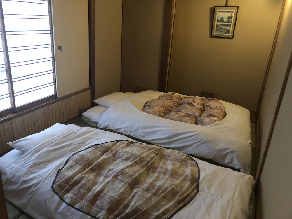 和室 デラックス ツインルーム | ホテル江戸屋