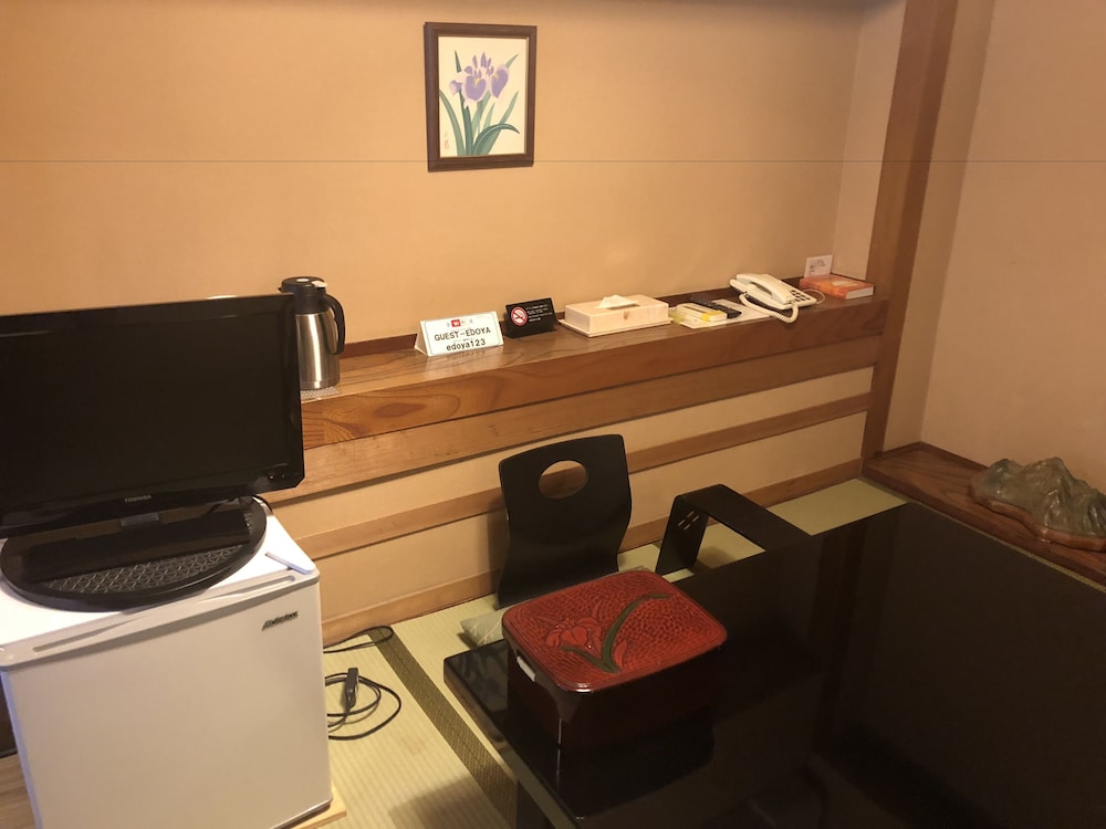 和室 3人部屋 客室の設備とサービス0 | ホテル江戸屋