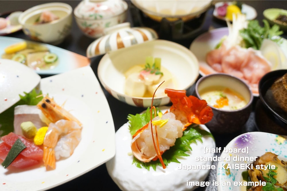 スタンダード海側和室 (基本会席コース ＆ 和牛陶板焼付) 禁煙 客室4 | 伊勢志摩国立公園 賢島の宿みち潮