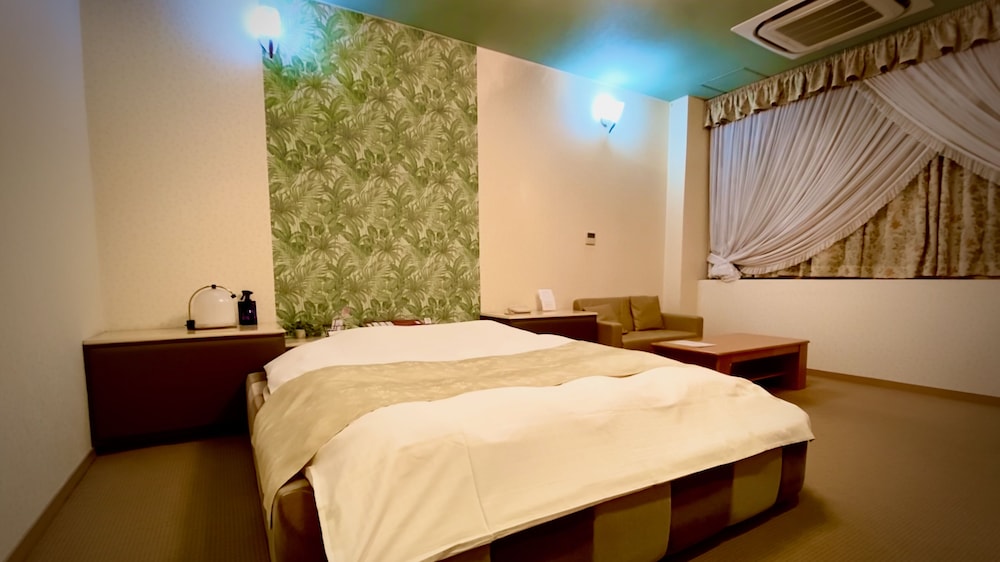 スーペリア ダブルルーム D（空気清浄機付き） 客室2 | ホテル 嵯峨野 - 成人の方限定