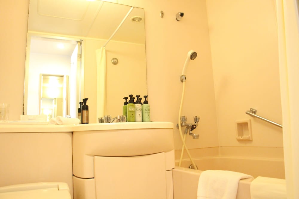 スタンダード ツインルーム 喫煙可 バスルーム0 | アートホテル旭川