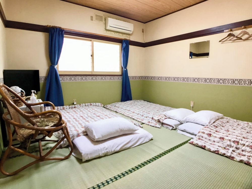 和室 3名部屋 共同バスルーム 禁煙 客室3 | ペンション パピィーテール