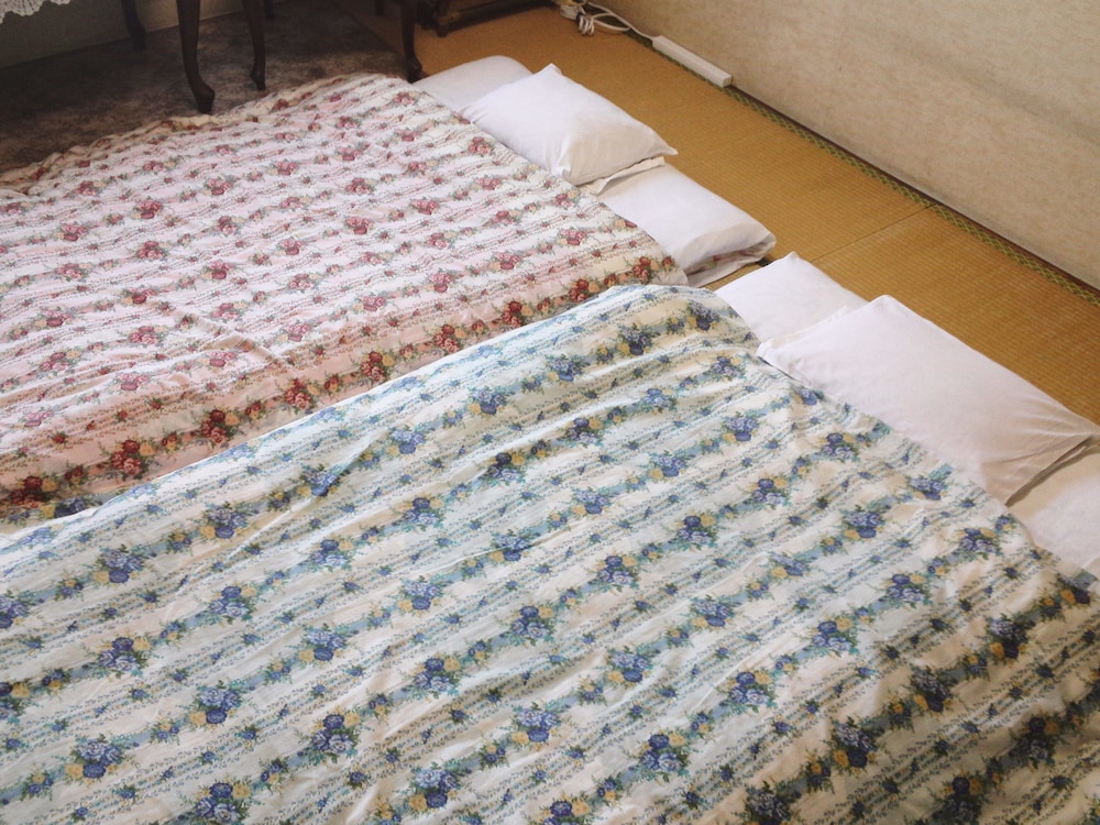 和室 二人部屋 共同バスルーム 禁煙 客室の設備とサービス2 | ペンション パピィーテール