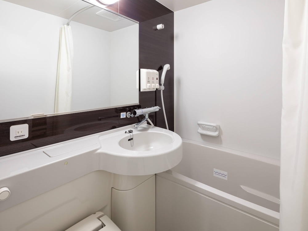 スタンダード ダブルルーム 禁煙 バスルーム1 | コンフォートホテル和歌山