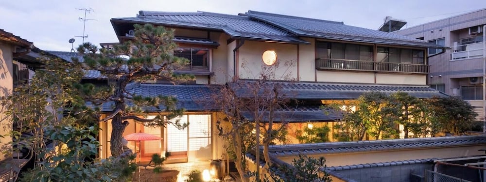 ラグジュアリー ヴィラ 客室の設備とサービス0 | 京町家ステイ 和華 伏見稲荷邸