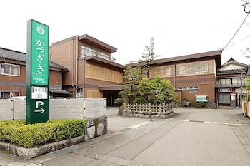 勝崎館