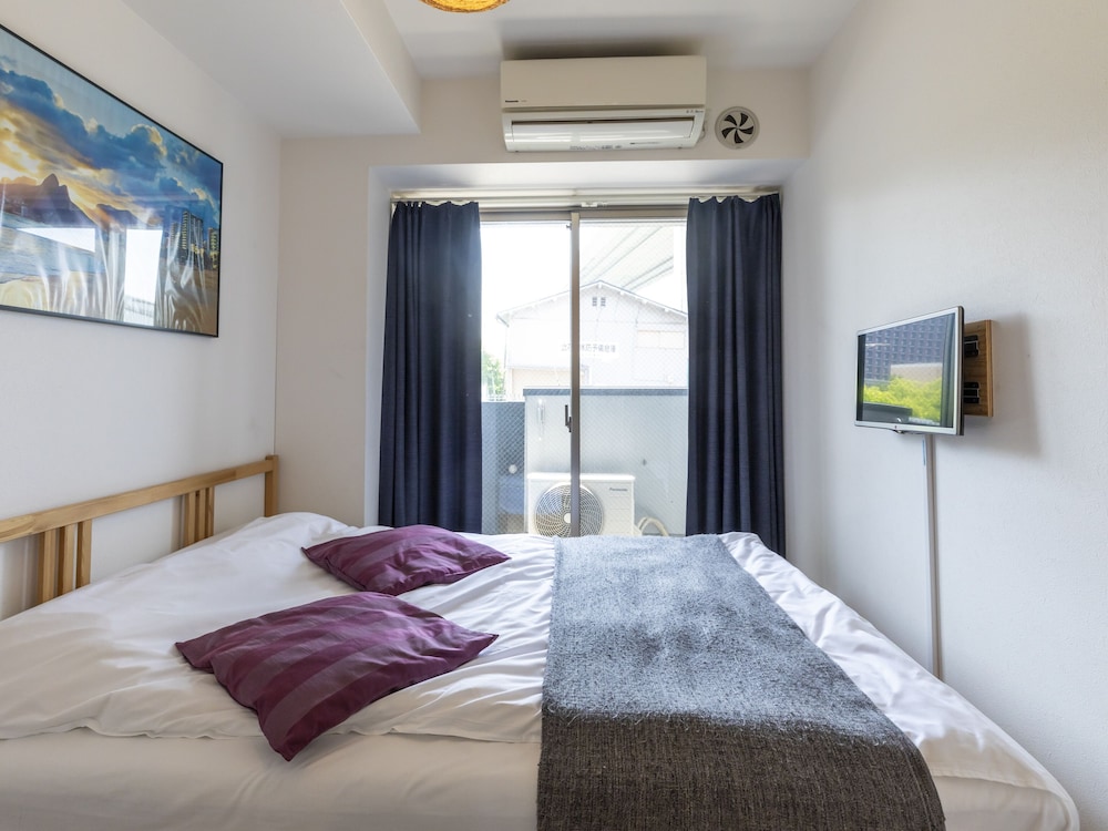 セミダブル 客室1 | Tabist グローレ大阪